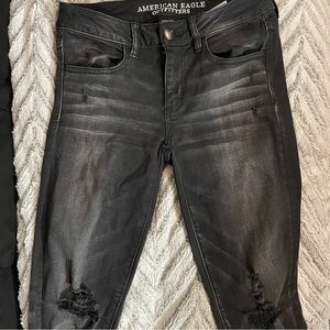 American Eagle Super Stretch Jegging Black Ripped Distressed Size 4 EUC